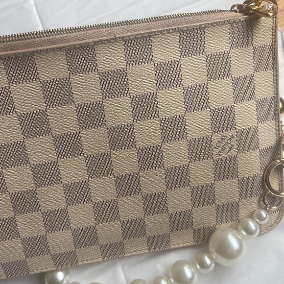 Louis Vuitton 100% Authentic Damier Azur Pouch - Picture 8 of 8